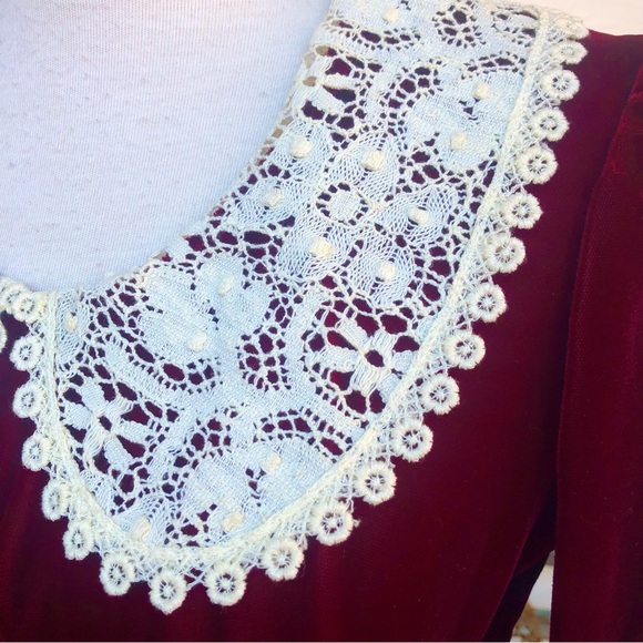 Vintage Edwardian Cranberry Velvet gown - Picture 5 of 14